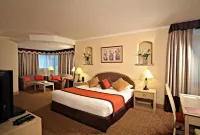 Novel Hotel City Center - ที่มีสระว่ายน้ำ