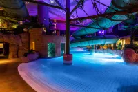 Quality Hotel the Reef - Pools