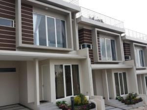 Villa Adikusuma Regency - Akasia 04 - Three Bedrooms