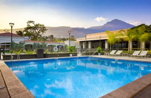 Hilton San Salvador - Pools