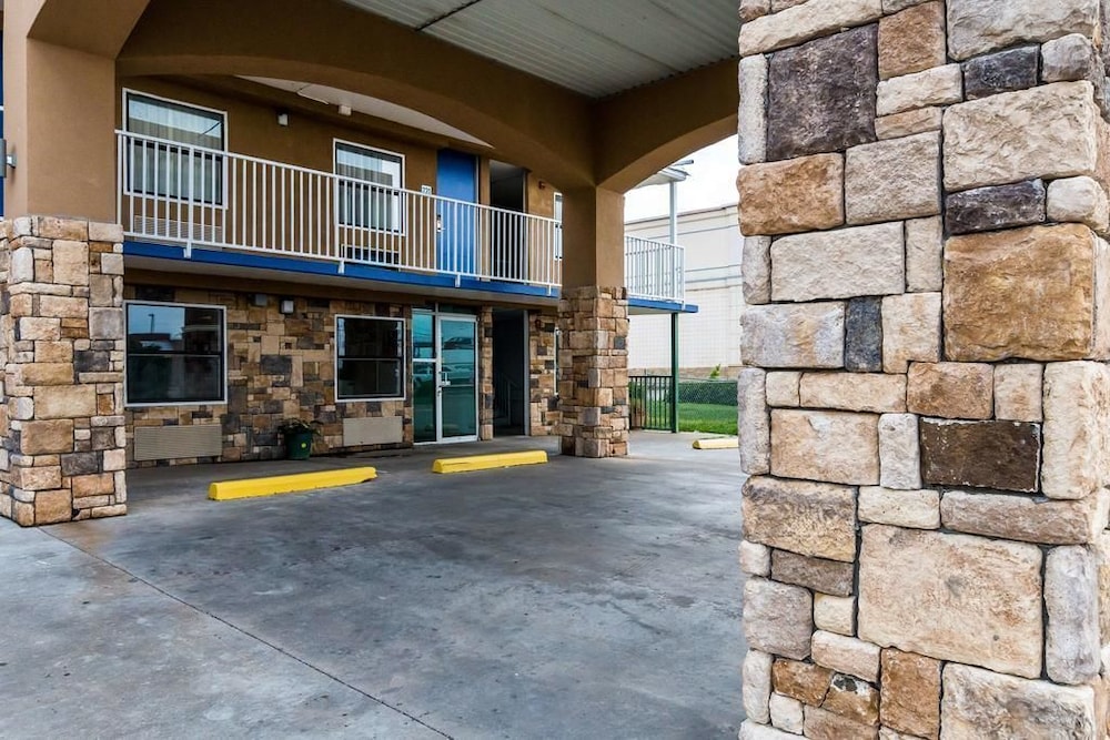 Super 8 by Wyndham Mineral Wells