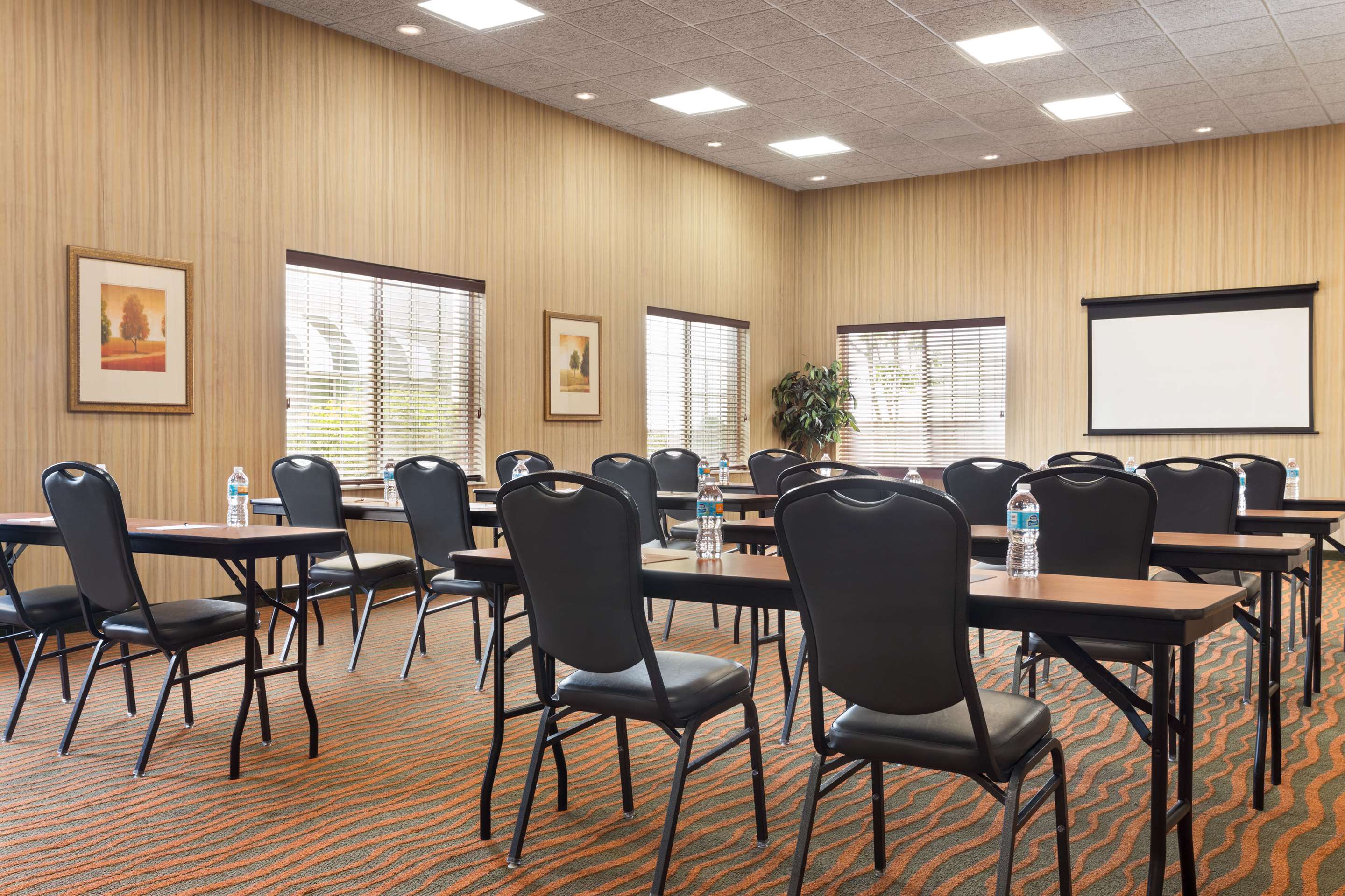 Country Inn & Suites by Radisson, London, KY