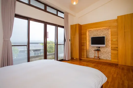 Sanyi Happiness Bed and Breakfasts