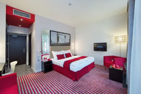 Red & Blue Design Hotel Prague Отели рядом с достопримечательностью «Обсерватория имени Штефаника»