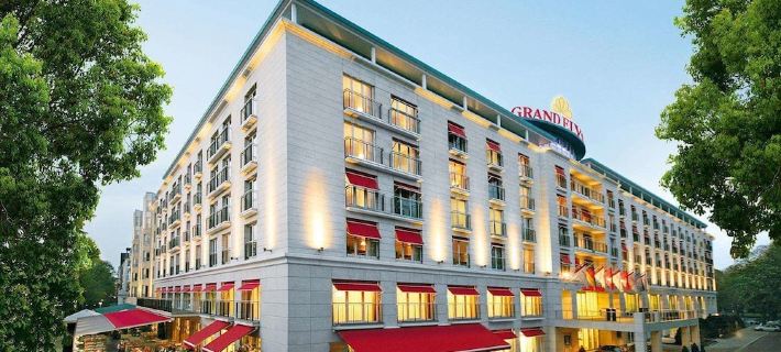 Grand Elysee Hamburg Hotele w: Hamburg