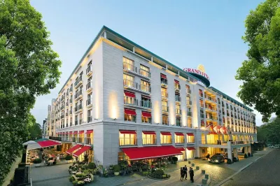 Grand Elysee Hamburg Отели рядом со станцией Elbgaustraße Railway Station