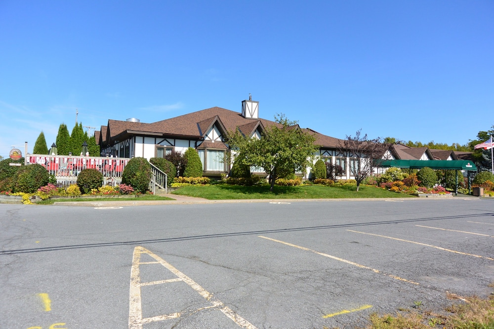 McIntosh Country Inn & Conference Centre