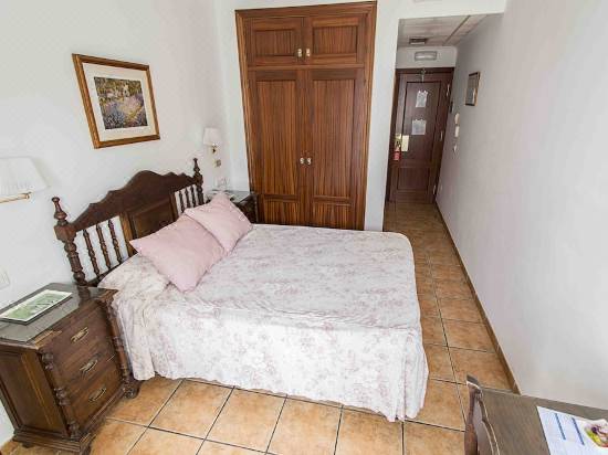 Hostal Marissal Room Reviews Photos Nerja 2021 Deals Price Trip Com