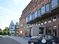 Quality Hotel Waterfront Hotels near Slottsskogsvallen