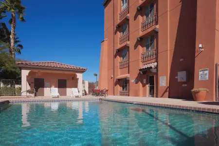 Comfort Inn & Suites Tempe Phoenix Sky Harbor Airport Отели в г. Темпе