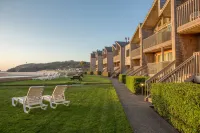 Schooner's Cove Inn - Beach