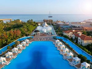 Titanic Mardan Palace