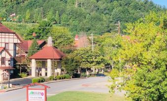 Regal on the River-Heart of Helen, GA 2 Bedroom Townhouse
