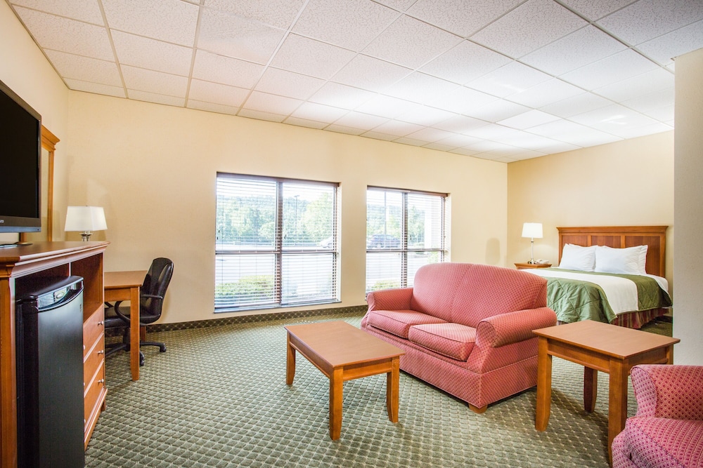 Days Inn & Suites by Wyndham Sutton Flatwoods