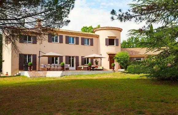 拉圖爾-多米恩萊斯套房酒店