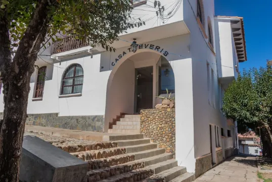 特雷威里斯民宿