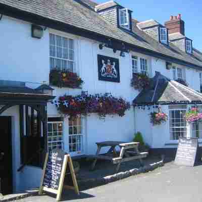 The Edgcumbe Arms Hotel Exterior