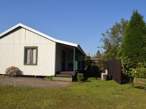 Log Cabin & Settlers Village