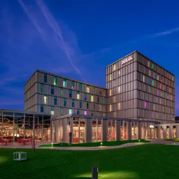 Yotel Amsterdam Отели рядом с достопримечательностью «Мост Питон»