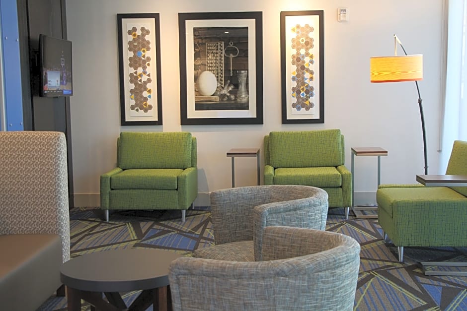 Holiday Inn Express & Suites Phoenix - Airport North, an Ihg Hotel