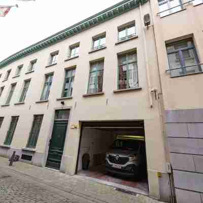 Unique Apartment in Historic Mansion Hotel Exterior