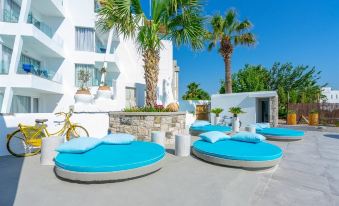 Kouros Home Hotel