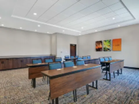 Hampton Inn & Suites by Hilton Middleburg Hotels in Middleburg