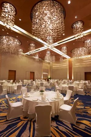 Courtyard by Marriott Mumbai International Airport Отели рядом с достопримечательностью «Intellect Design Arena Ltd»