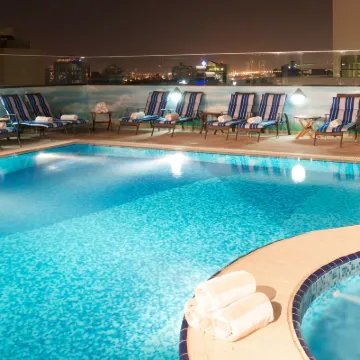 มอนทรีออล บาร์ชา โฮเทล โรงแรมใกล้อัลบาชาร์