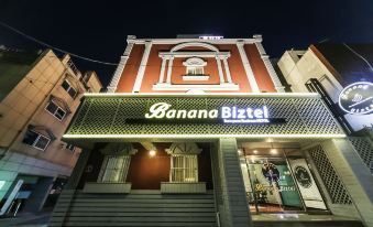 Banana Biztel, Jukdo Market, Pohang