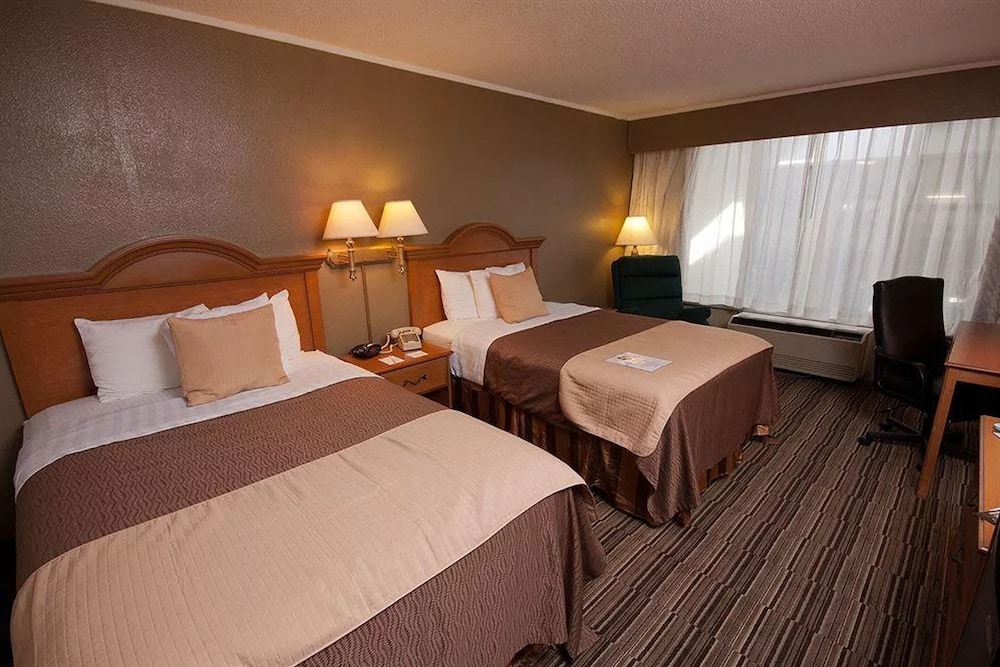 Norwood Inn & Suites Mankato