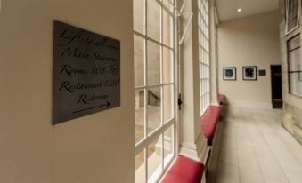 Leopold Hotel