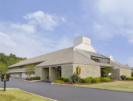 WestSpring Inn - Westlake Cleveland Отели рядом с достопримечательностью «Cara's Boutique»