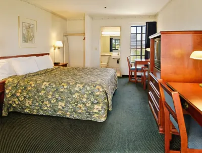 Days Inn by Wyndham Orange Anaheim Hotels in Orange