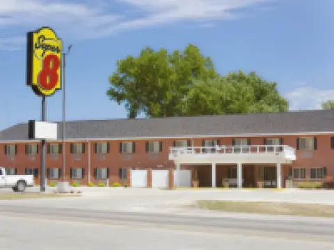 Super 8 by Wyndham Sheldon Hotels in Sheldon