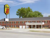 Super 8 by Wyndham Sheldon Hotel dekat Northwest Iowa Community College–Sheldon