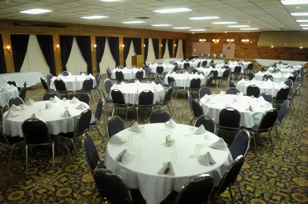 Crossroads Hotel & Event Center