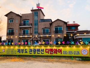 Hwaseong (Jebudo) D and Y Tourist Pension