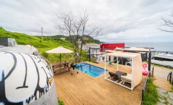 Pohang Glampingaen and Caravan Pension