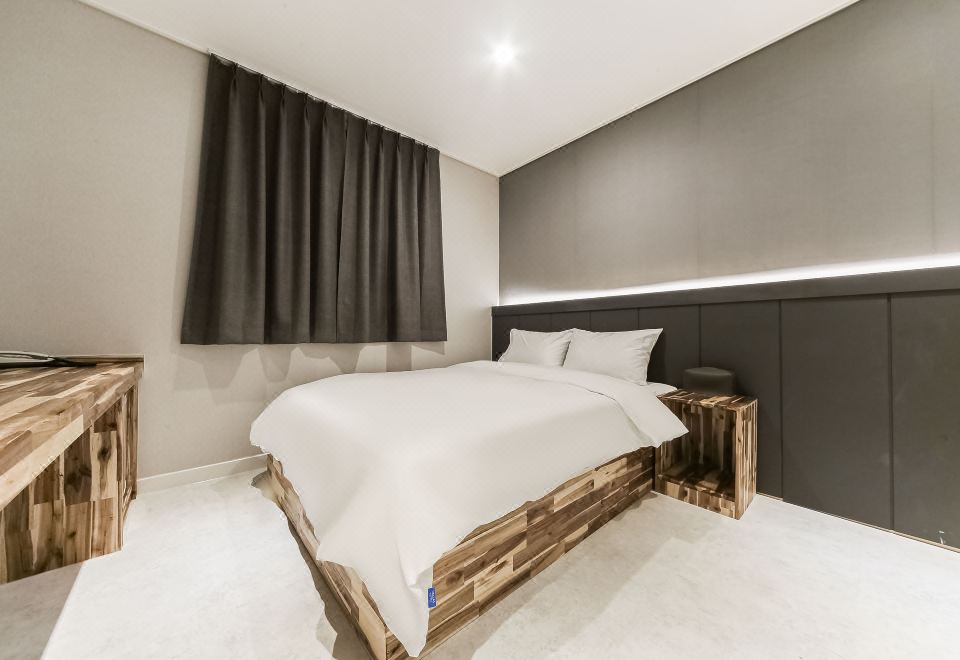 Vallas Hotel & Guest House - Housity