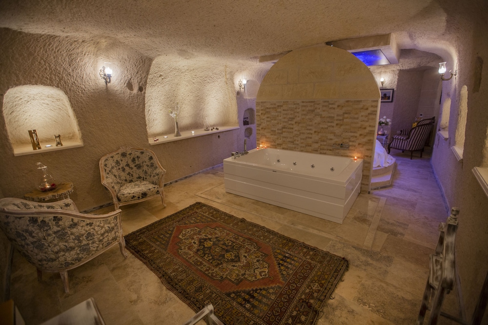 Karlık Cave Suite (Karlik Cave Suite)