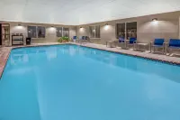 La Quinta Inn & Suites by Wyndham Kennewick - Pools