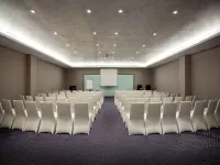 Pullman Miri Waterfront - Business