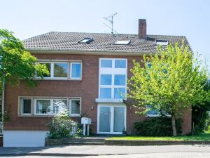 Raj Living - 1 , 3 and 4 Room Apartments - 20 Min Messe DUS & Airport DUS