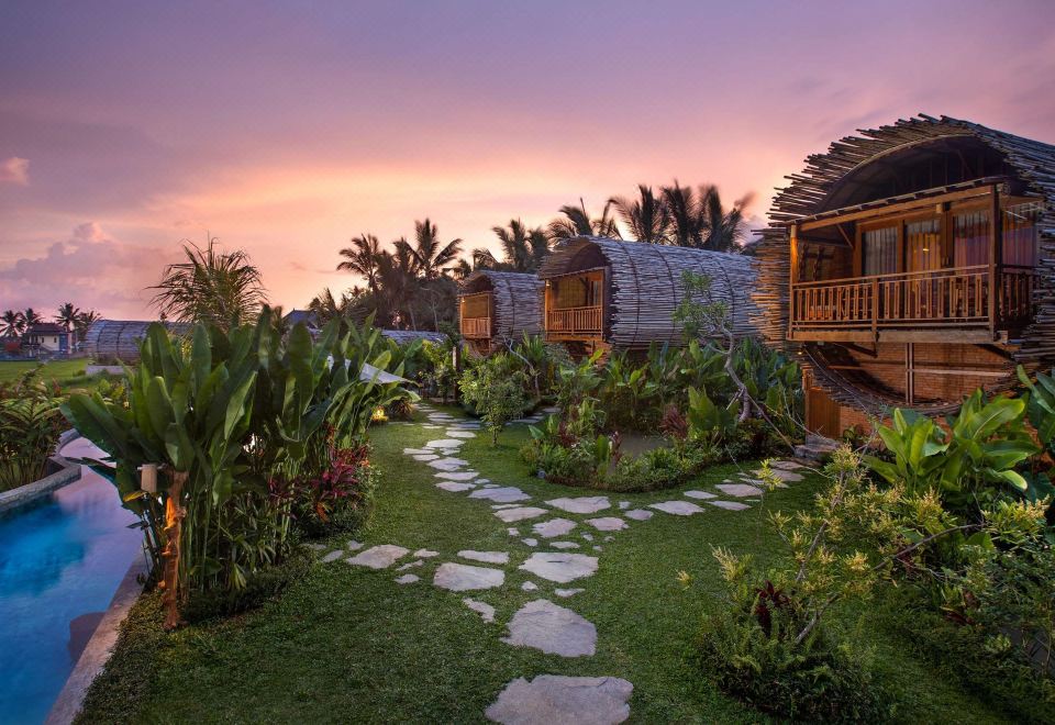 Beehouse Dijiwa Ubud - Hotel Bintang 4 di Bali