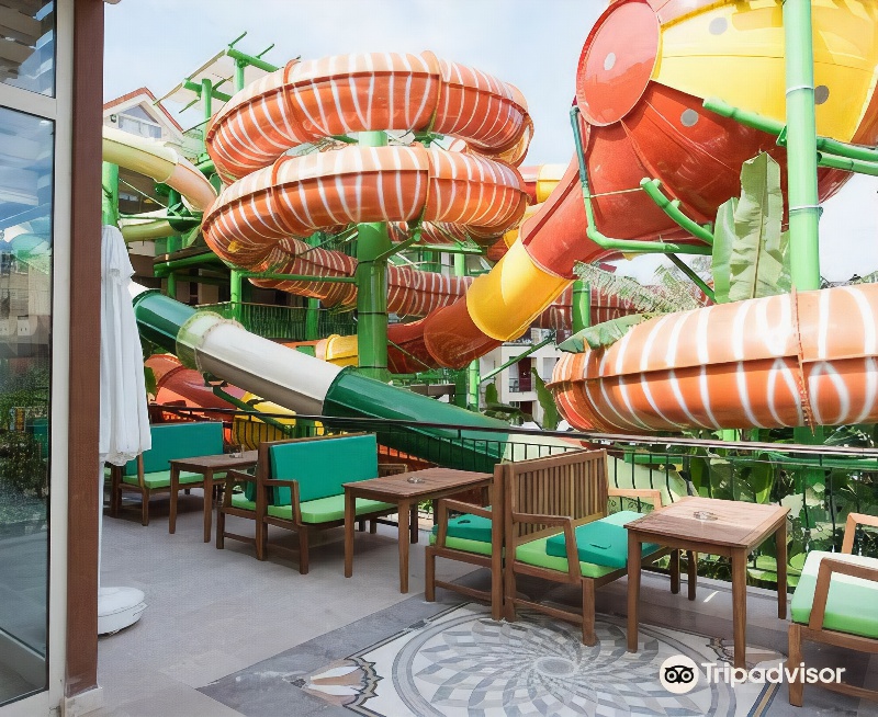 Crystal Aura Beach Resort & Spa – All Inclusive