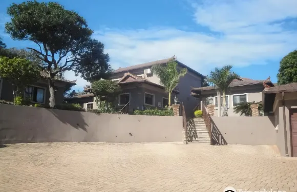 龍目小屋
