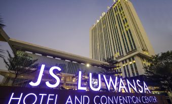 JS Luwansa Hotel & Convention Center