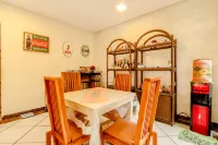 Emilia Homestay Hotels in Gondokusuman