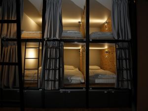 Sleepbox Hotel - Hostel